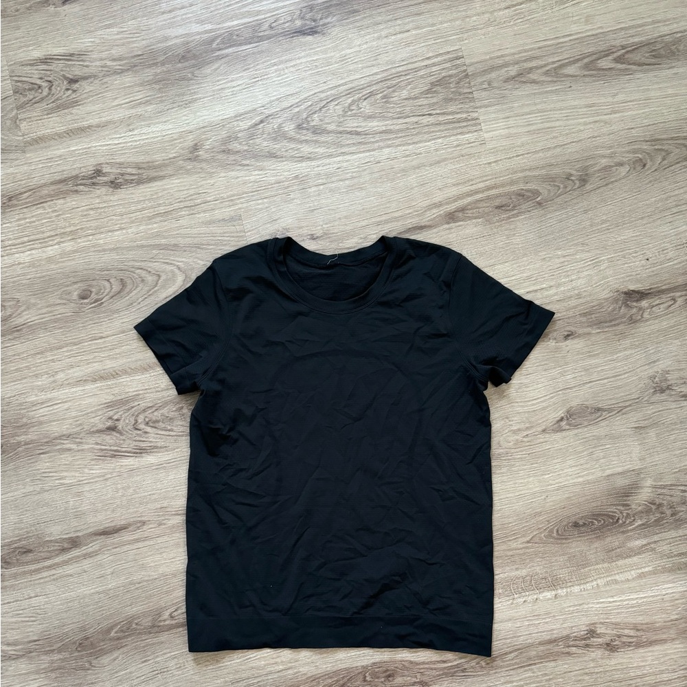 Lululemon women’s tee